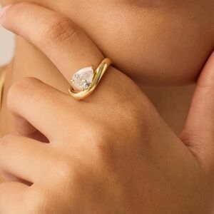 NEW - 14K Gold Plated Pear Solitaire Cubic Zirconia Wavy Ring
